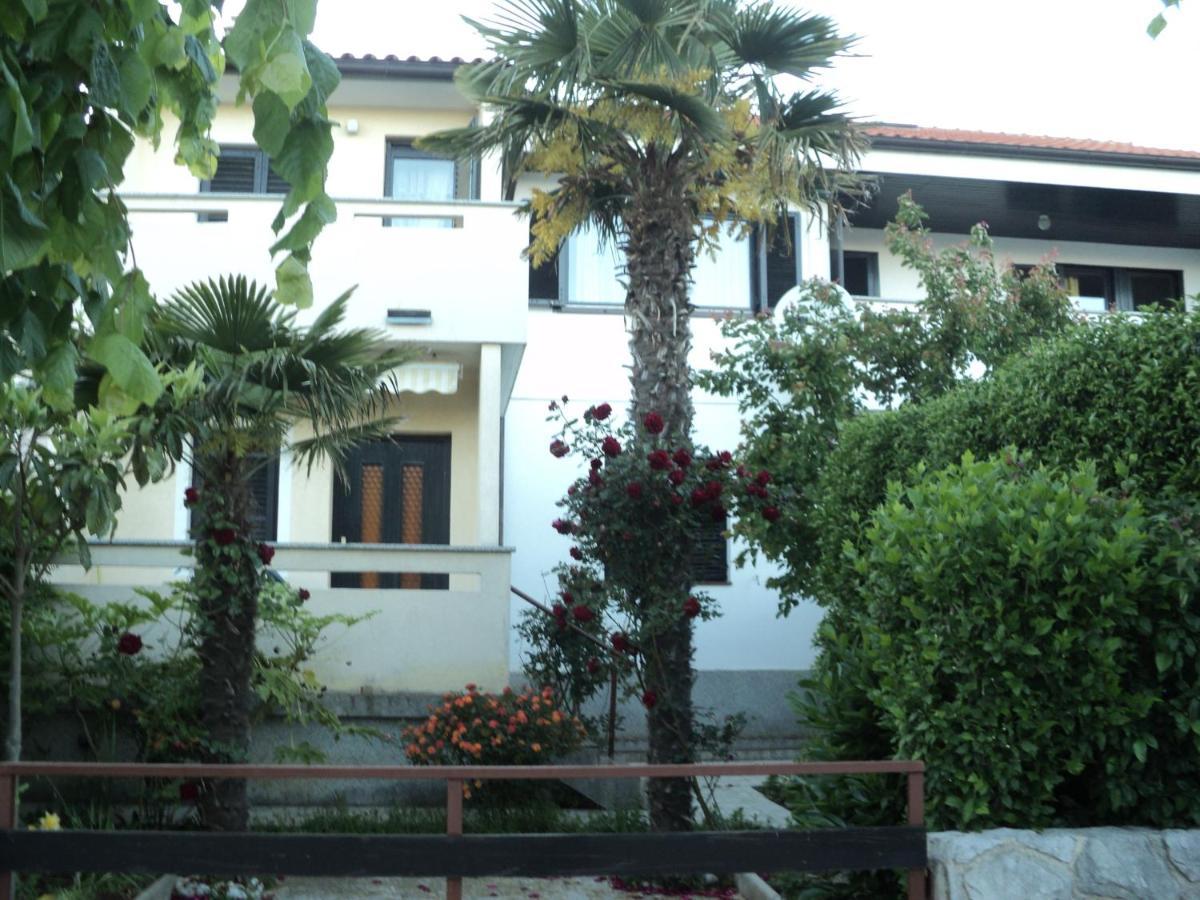 Apartments Nevenka Veglia Exterior foto