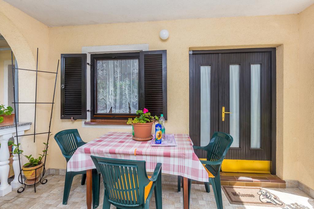 Apartments Nevenka Veglia Exterior foto